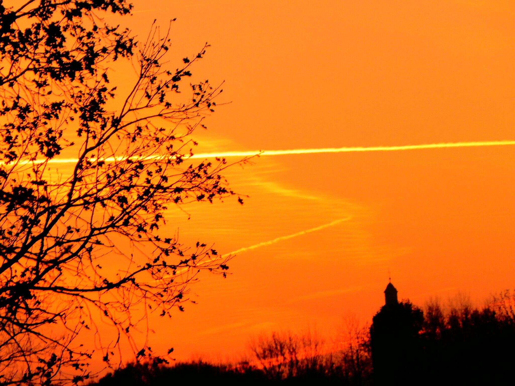 Am K hlenden Morgen Wenn Alles Noch Ruht Erscheint Es Am Himmel Wie 