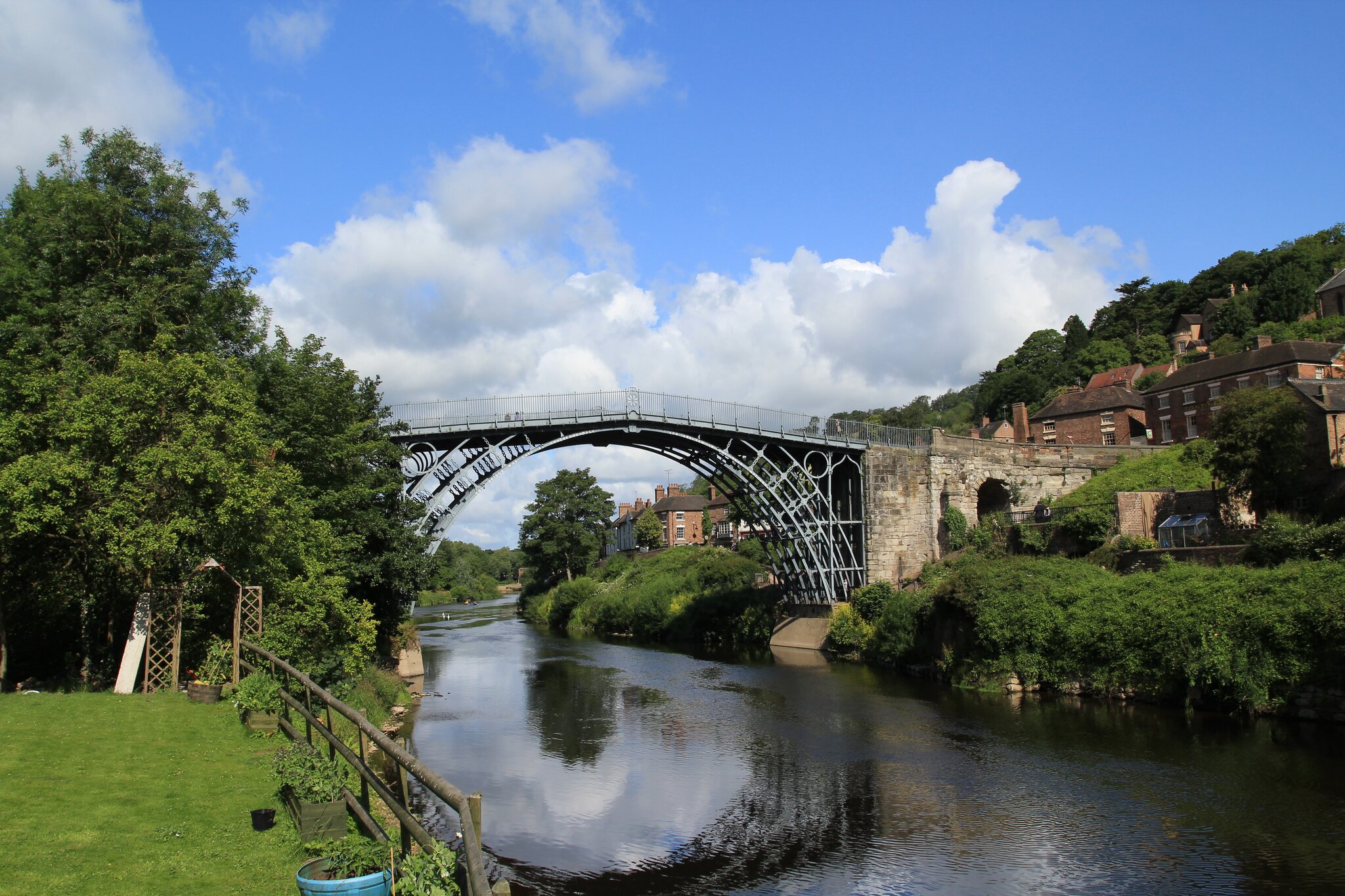 Die älteste Eisenbrücke der Welt in Ironbridge Engl.