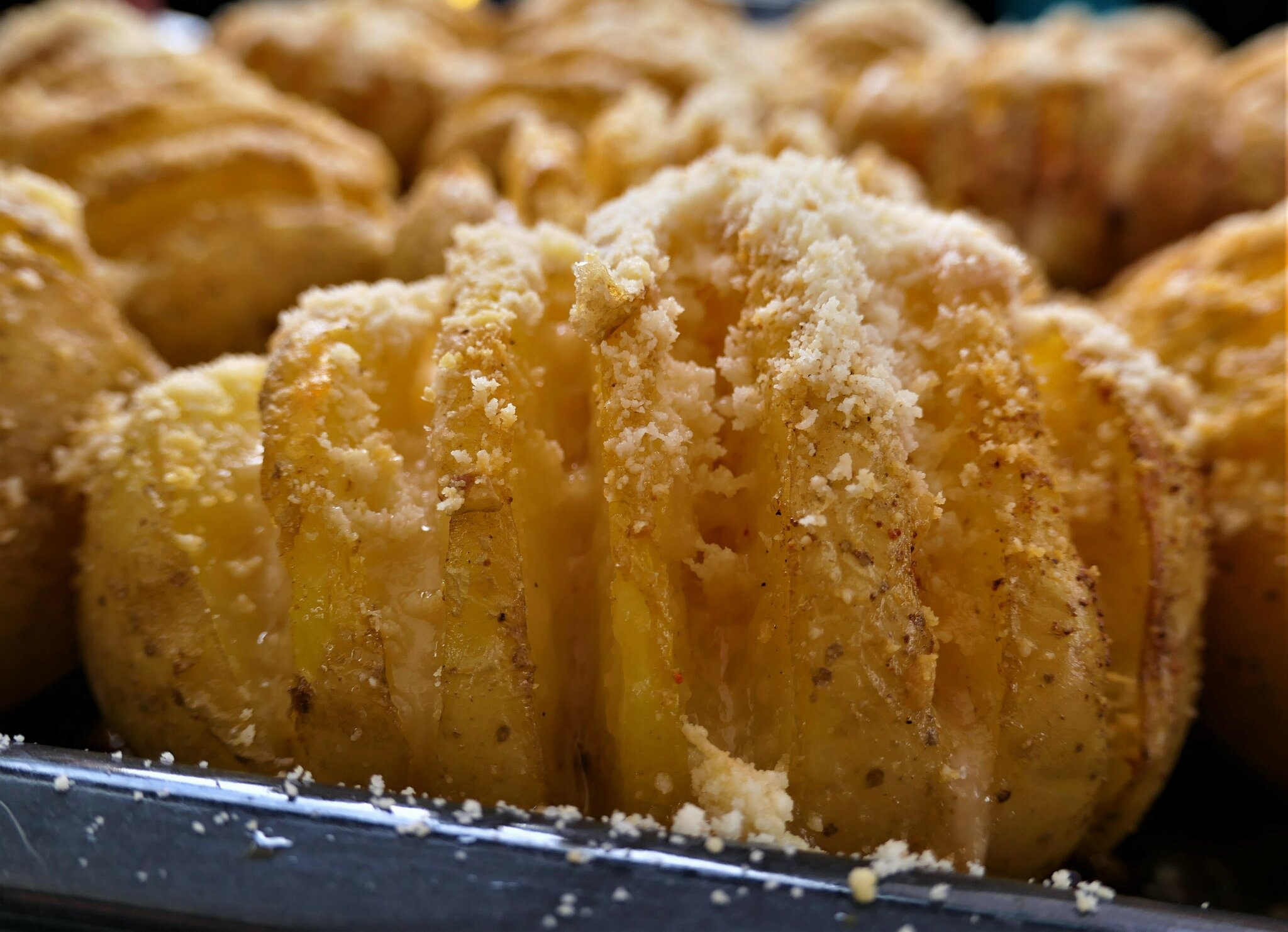 Fächerkartoffeln mit Parmesan. Lecker