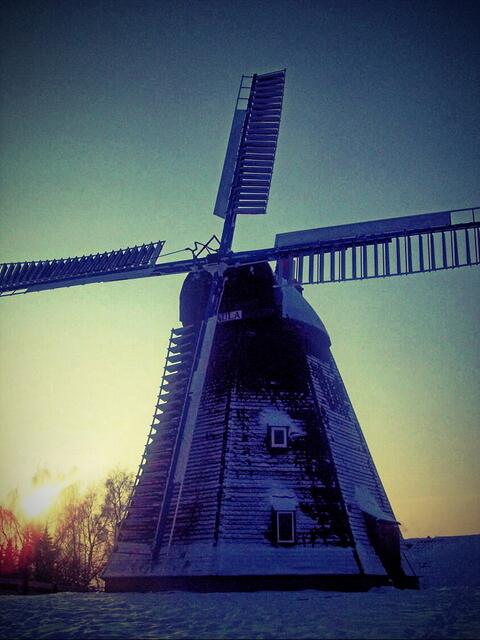 mit diesem Foto der Windmühle Paula in Steinhude die Besten Wünsche für das Jahr 2024 allen MyHeimatlern
