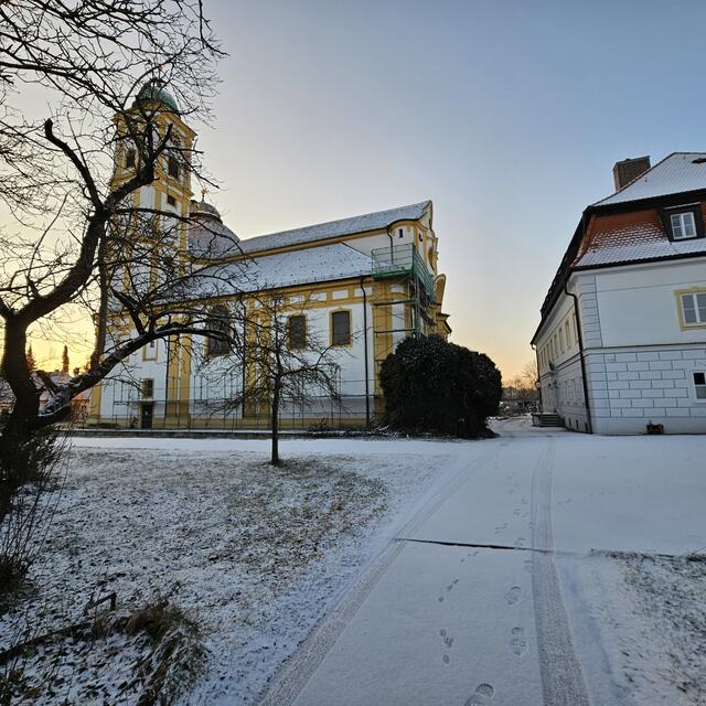 Winterliche Morgenstimmung bei der Wallfahrtskirche Herrgottsruh | Foto: P. Hans-Joachim Winkens SAC
