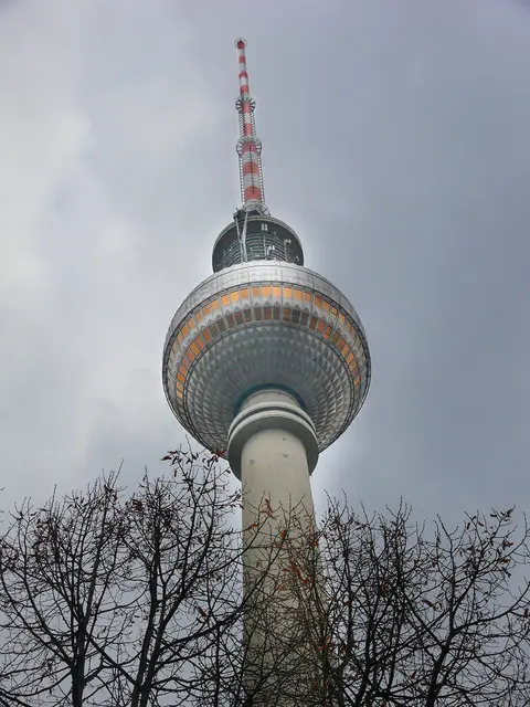 Es war ein Prestigebauprojekt der DDR: Mit 368 Metern ist der Berliner Fernsehturm das höchste Bauwerk der Bundesrepublik Deutschland.