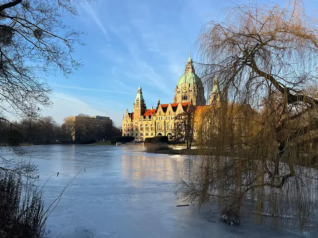 Blick zum Neuen Rathaus von Hannover