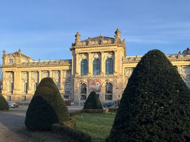 Blick vom Maschpark zum Nieders. Landesmuseum