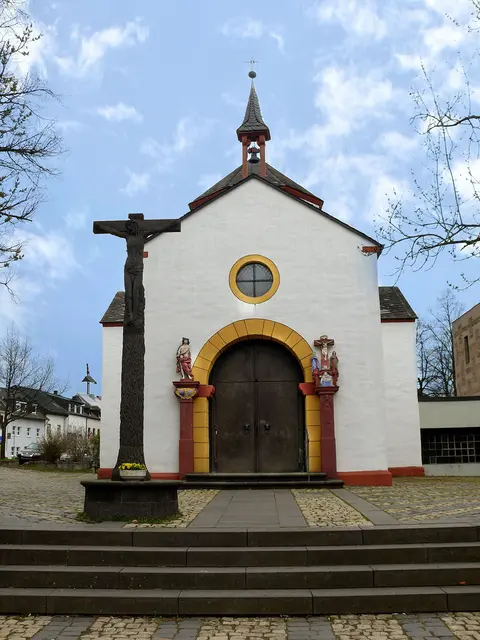 erbaut in der Mitte des 11. Jahrhunderts (zwischen 1050 und 1066)