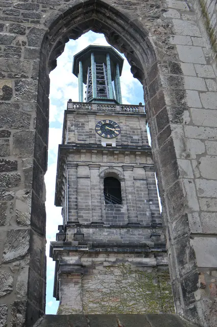 Die Aegidienkirche blieb als Kriegsruine erhalten und ist jetzt ein Mahnmal
