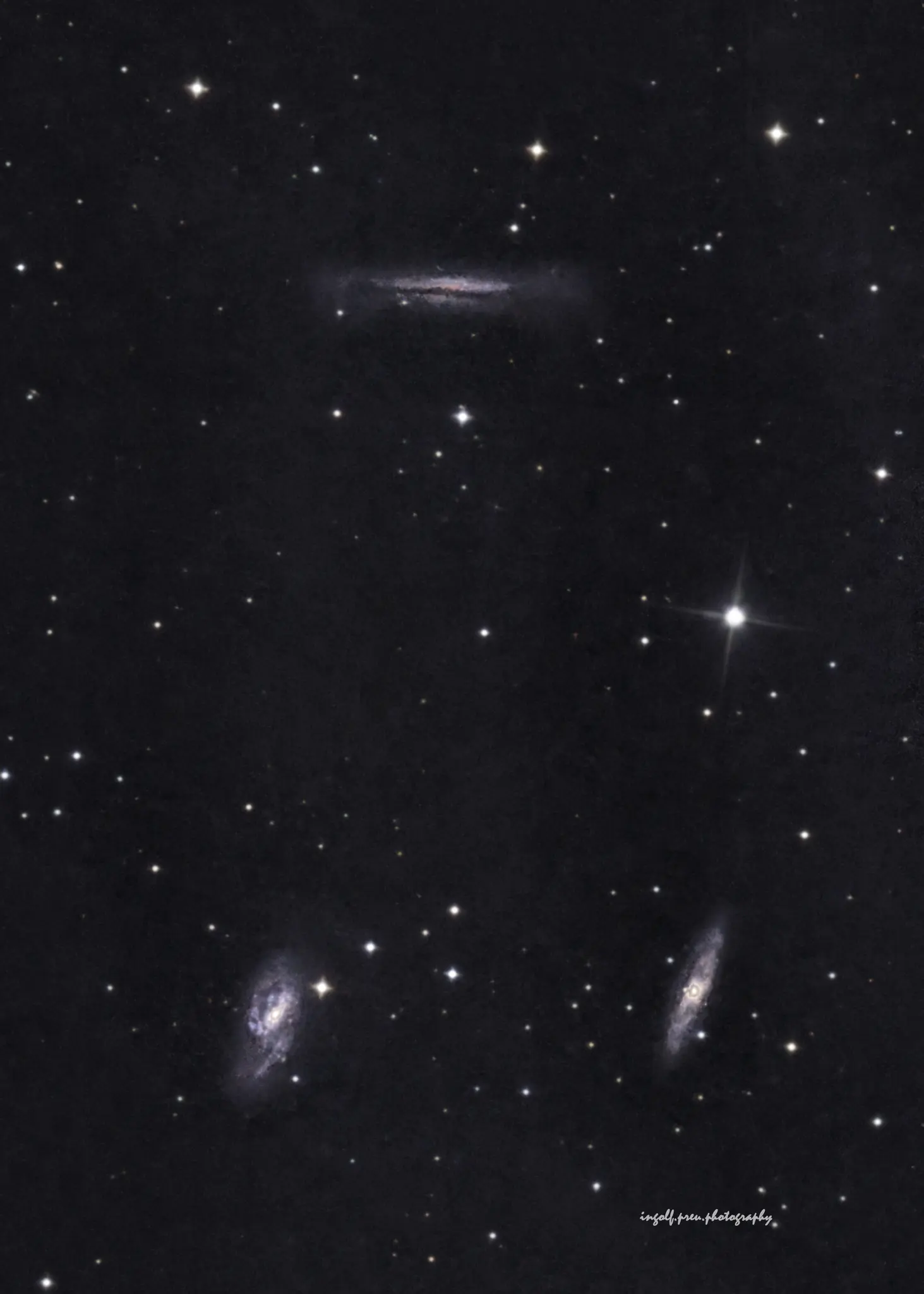 M65 Messier Color NGC 3628 bildet zusammen mit den Galaxien Messier 65 (M65) und Messier ...