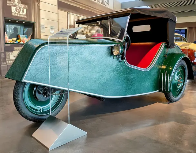 1-Zylinder-Zweitakter 198 ccm Hubraum, 5,5 PS mit max. 50km/h. Dr. Oetker Vertrieb. | Foto: JH