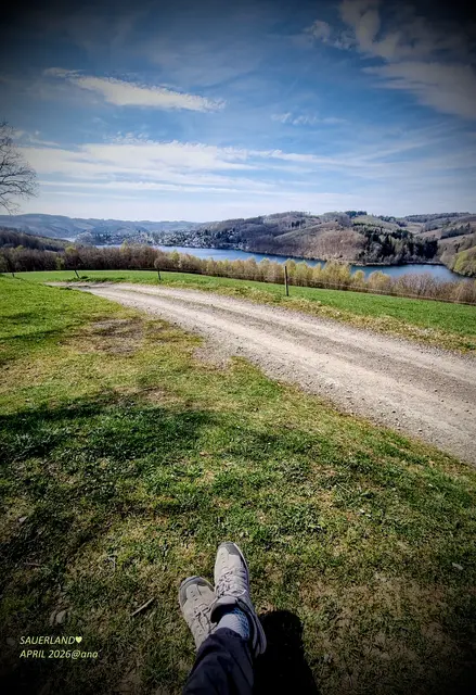 ... kleine Wochenend-Erholung
irgendwie wo im SAUERLAND
an der LISTER (Listertalsperre)
zwischen Drolshagen/Meinerzhagen/Attendorn und OLPE...
so ungefähr ....
♥♥♥

GUTE NACHT .....

April 2026@AnastasiA