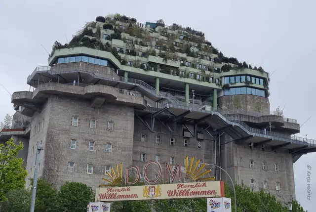Von der Spitze des Grünen Bunkers in Hamburg habt ihr eine phantastische Aussicht auf die Stadt (Foto: Katja Woidtke)

389 Stufen, die sich lohnen! | Foto: Katja Woidtke