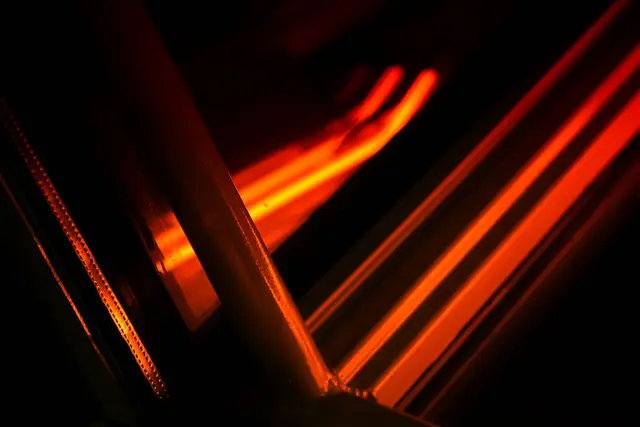 Fotografie. Fotografiert in Foto Technik scharf / unscharf von Fenster im Neonlicht. | Foto: Jörg Schubert - #schubertj73 