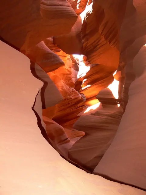 "Tatsachen muss man kennen, bevor man sie verdrehen kann." (Mark Twain) 

 | Foto: Günter Presnitz (Antelope Canyon)