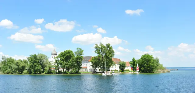 Ein schöner Tag wiegt einen schlechten Monat auf. (Sprichwort aus der Toscana) | Foto: Bild: Fraueninsel im Chiemsee (Günter Presnitz)