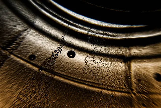 Makrofotografie, Fotografie. Fotografiert in Makro Technik scharf / unscharf von Ausschnitt einer Wasserflasche. | Foto: Jörg Schubert - #schubertj73