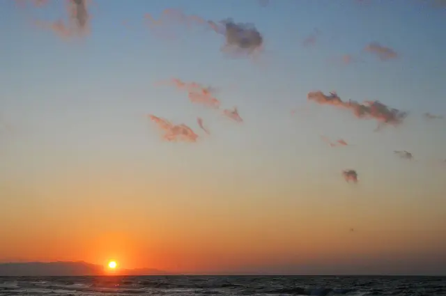 Sonnenuntergänge fotografiere ich immer wieder gern. Theoretisch natürlich auch Sonnenaufgänge, aber da muss man ja so früh aufstehen ...