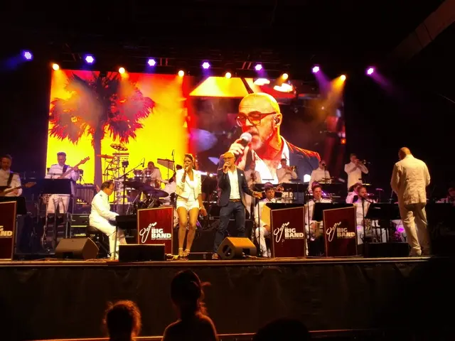 Anlässlich der Feier zu 75 Jahre Stadtrechte in Kamp-Lintfort, trat im vergangenen Jahr die Bigband der Bundeswehr im Zechenpark auf.
