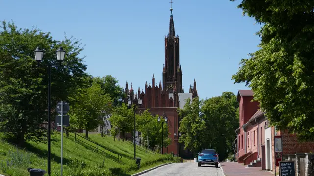 Das Kloster Malchow ist eine über 700 Jahre alte Klosteranlage am Ostufer des Malchower Sees in Mecklenburg-Vorpommern. Gegründet wurde es 1298 als Frauenkloster. Nach der Reformation wurde es 1572 in ein evangelisches Damenstift umgewandelt und entwickelte sich später zu einem bedeutenden Kulturdenkmal.

Heute gehören zu den wichtigsten Sehenswürdigkeiten:

Die neugotische Klosterkirche mit ihrem markanten 52 Meter hohen Turm.
Das Mecklenburgisches Orgelmuseum, das historische Orgeln und die Geschichte des mecklenburgischen Orgelbaus präsentiert.
Das Kunstmuseum im ehemaligen Kloster.
Der historische Engelsche Garten und der Klosterfriedhof.