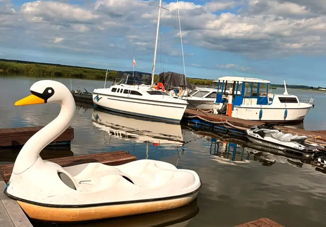 Stille Impression am Steg – bereit für die nächste ruhige Fahrt über das Wasser. | Foto: M.Paltian 