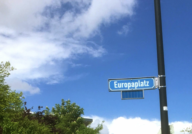 Ein Name, der für Offenheit, Vielfalt und ein friedliches Miteinander steht. Manchmal braucht es nur einen Blick gen Himmel, um sich der gemeinsamen Werte bewusst zu werden.
