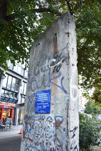 ein Originalstück der Berliner Mauer