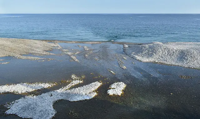 Der Badestrand von Nizza besteht aus groben Kies - nicht sonderlich angenehm für meinen Geschmack