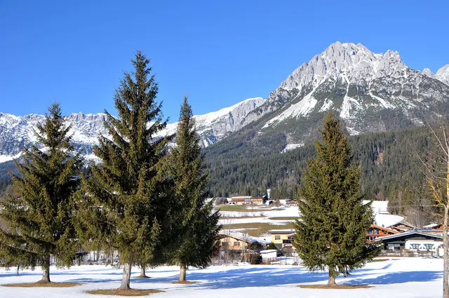 Landschaft bei Ellmau mit dem Wilden Kaiser