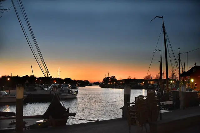 Abends am Hafen von Elburg
